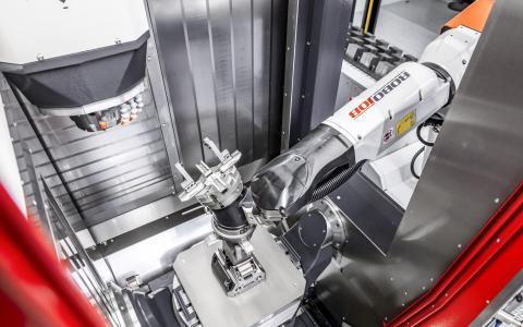 HEDELIUS 5-Achs-Bearbeitungszentrum ACURA 50 EL an Werkstückautomation RoboJob Mill-Assist | Beladung durch 6-Achs-Roboter mit 25 kg Nutzlast
